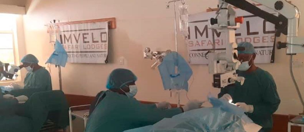 cirugia de cataratas Smile is a Foundation