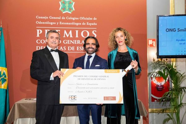 ¡Gracias Consejo General de Dentistas de España y Fundación Dental Española!