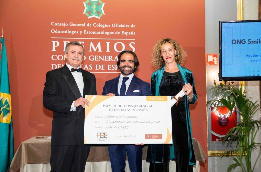 ¡Gracias Consejo General de Dentistas de España y Fundación Dental Española!