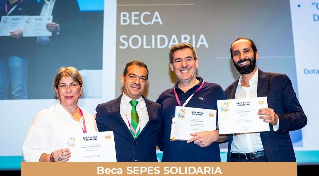 slide Ganamos Beca SEPES SOLIDARIA smile is a foundation