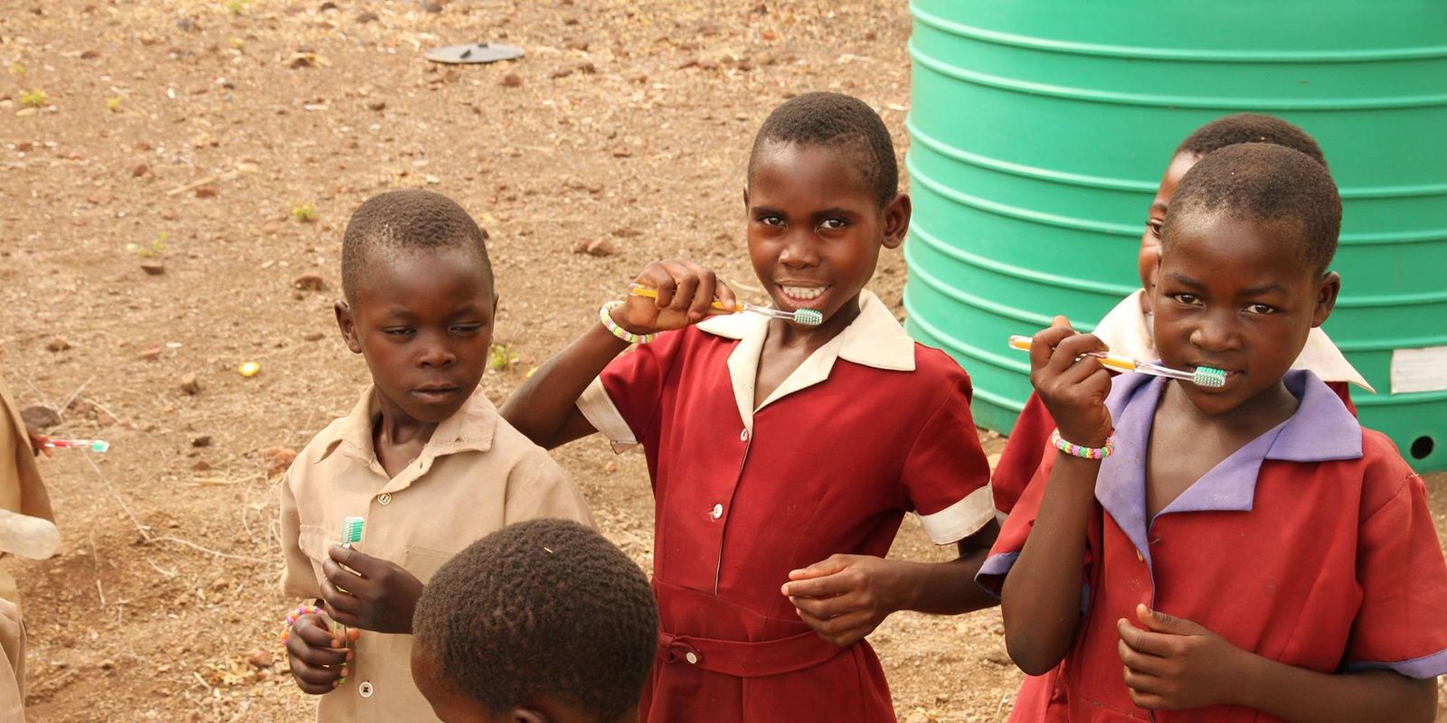 NUESTROS PROYECTOS dentistas smile is a foundation